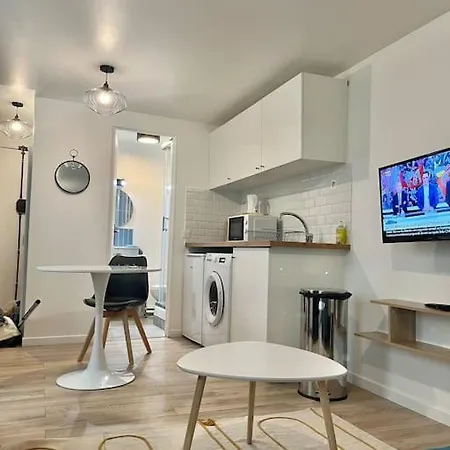 Le Feutrier - Au Pied Du Sacré Coeur *